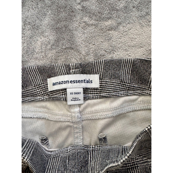 Amazon Essentials XS Short Pull On Work Pants with Real Belt Loop and Pockets - Picture 6 of 8